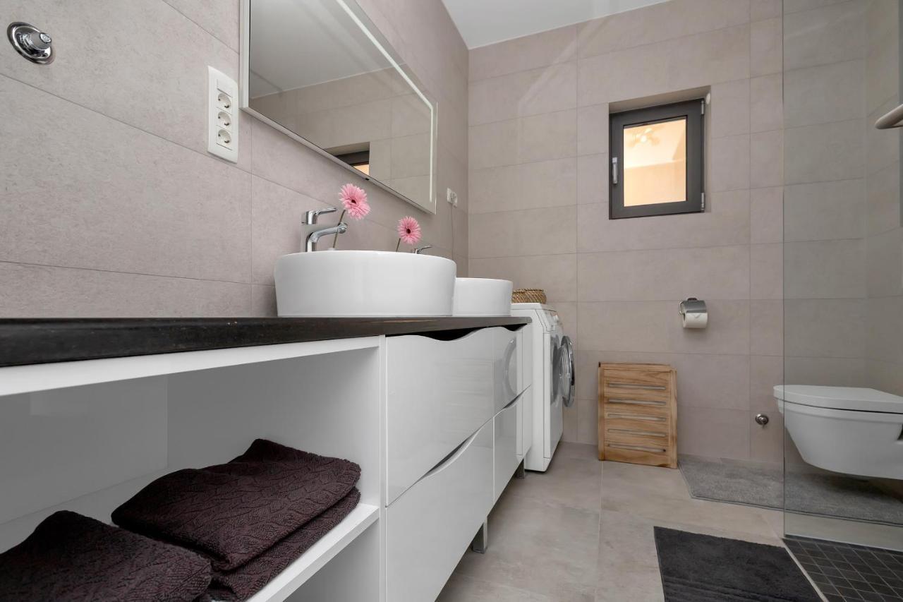 מאקרסקה Luxury Apartment Macola Free Beach Parking מראה חיצוני תמונה