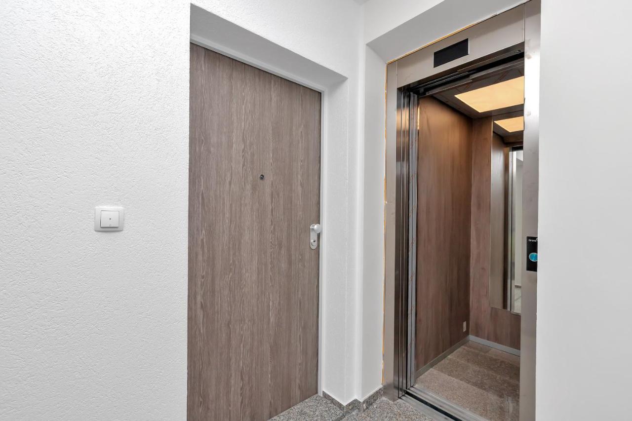 מאקרסקה Luxury Apartment Macola Free Beach Parking מראה חיצוני תמונה